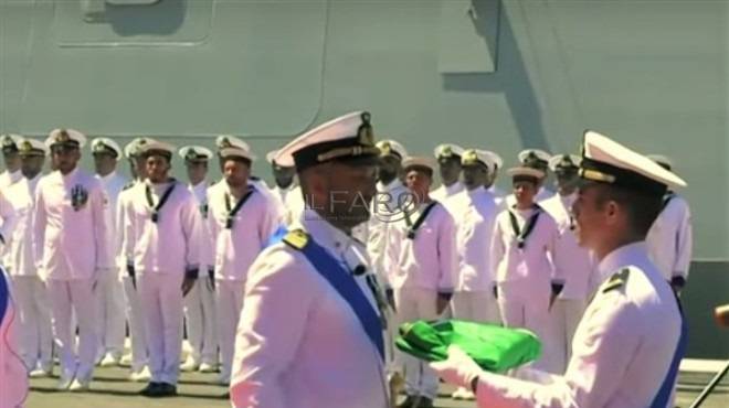 Alla presenza di Mattarella, consegnata al guardiamarina di #Formia Fabio Monforte la bandiera di combattimento della nave ‘Carabiniere’