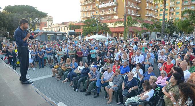 M5s #Ladispoli conclude la campagna elettorale con Di Battista e centinaia di cittadini
