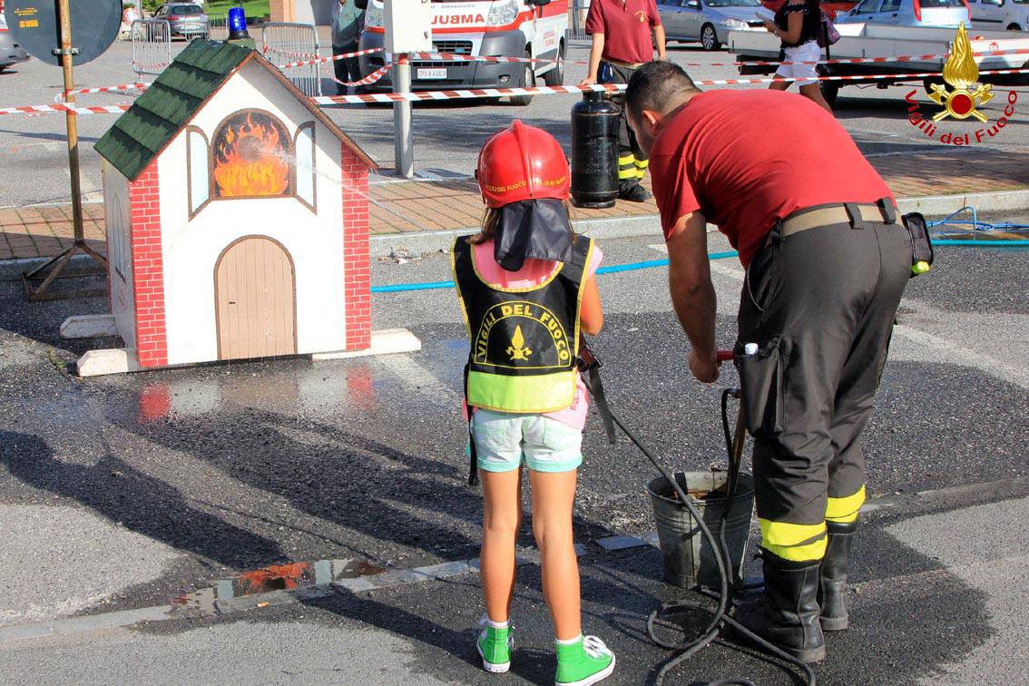Ad #Anzio arriva Pompieropoli, un giorno da piccolo pompiere
