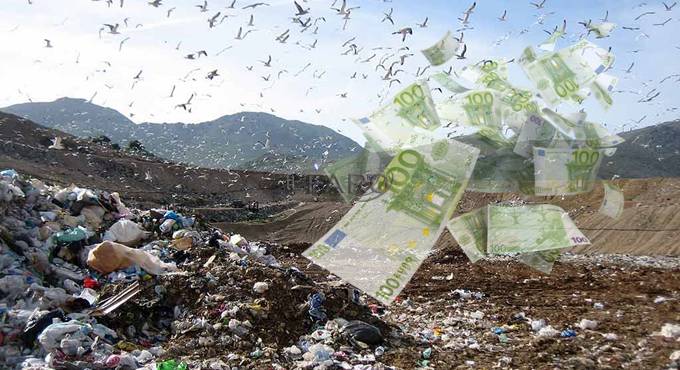 soldi discarica rifiuti
