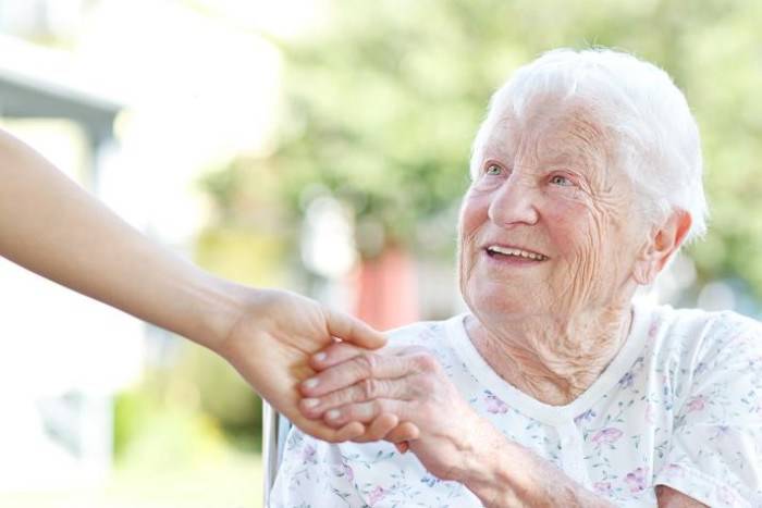 Covid-19, i sindacati dei pensionati: “Lasciare gli anziani più a lungo a casa è impensabile”