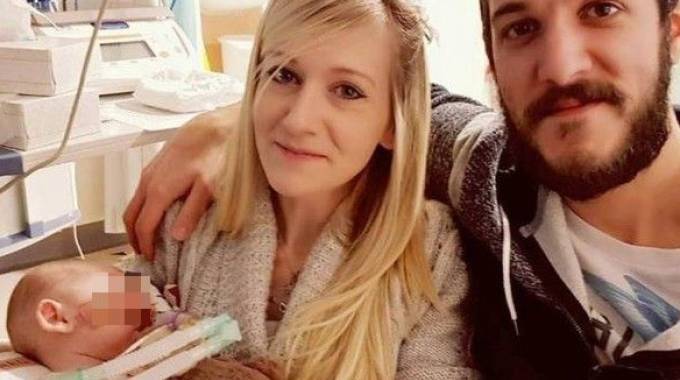 #Charlie Gard, ore di angoscia per i genitori prima dell’addio