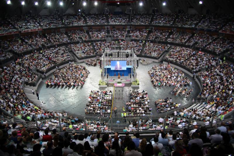 Congresso dei Testimoni di Geova: una sferzata di coraggio per i diecimila del Palalottomatica