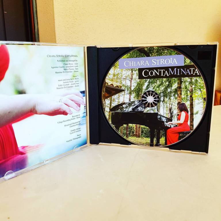 “ContaMINAta”, il primo album di Chiara Stroia