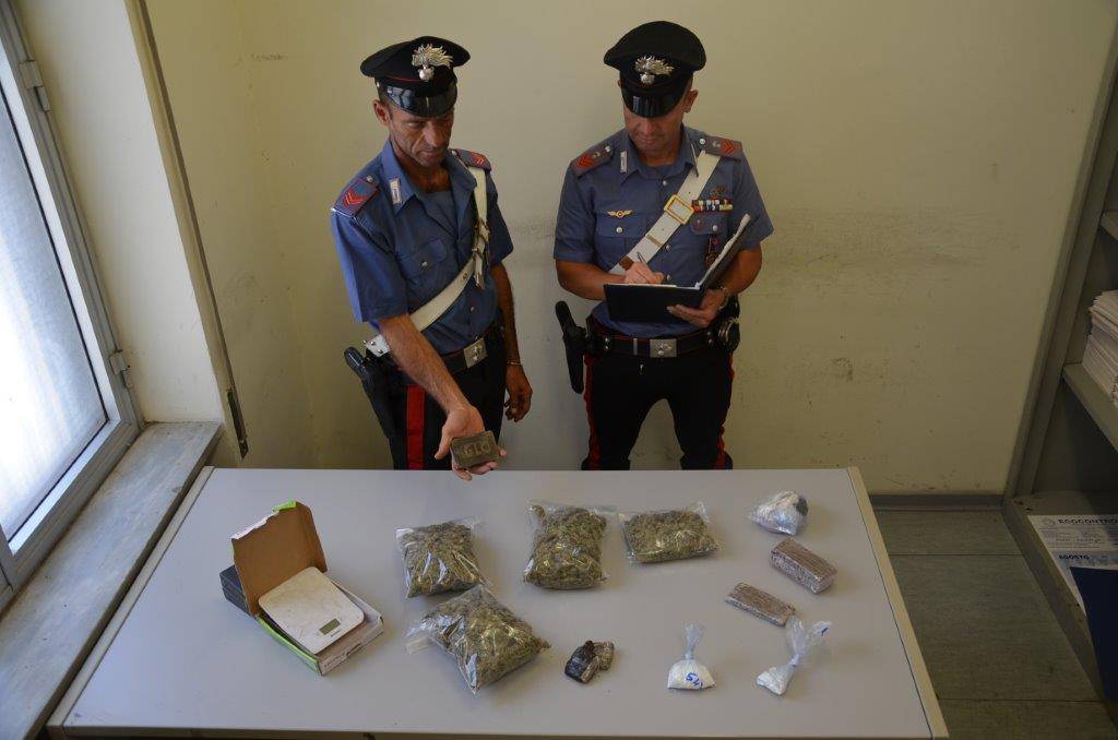 #Pomezia, droga nei boschi: i Carabinieri sequestrano oltre 1 chilo e mezzo di stupefacenti