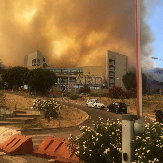 #Messina accerchiata dalle fiamme, 24 ore d’inferno