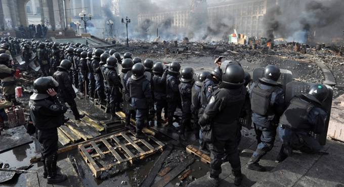 Crisi Ucraina-Russia, sale la tensione: notte di bombardamenti a Donetsk