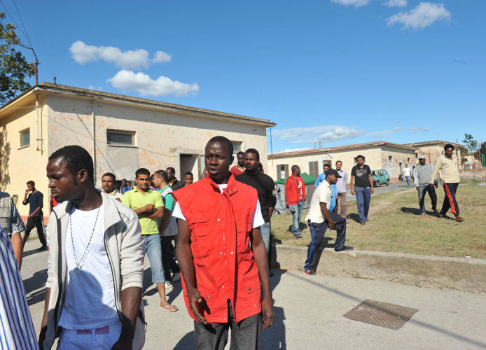 Migranti a #Fiumicino, Il Giornale annuncia nuovi arrivi, barricate sui social