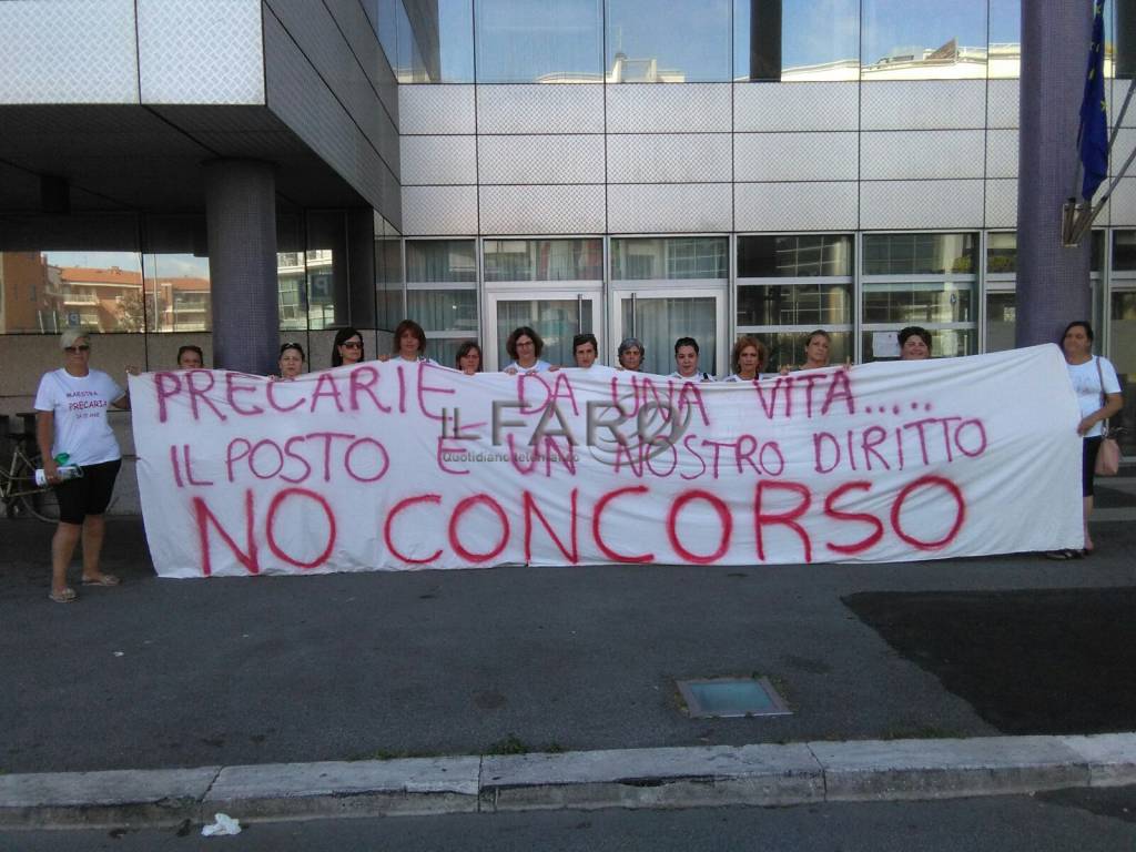 Maestre precarie a #Fiumicino, nuovo sit-in davanti al Comune