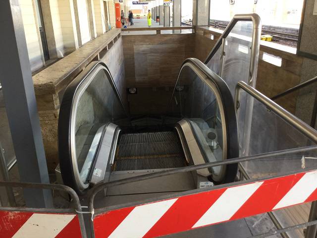 Sinistra Italiana X Municipio ‘Le scale mobili della stazione di #Ostia Antica sono ancora una volta guaste’