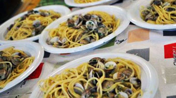 A Fiumicino torna “Spaghettongola”, la festa degli spaghetti alle vongole e lupino