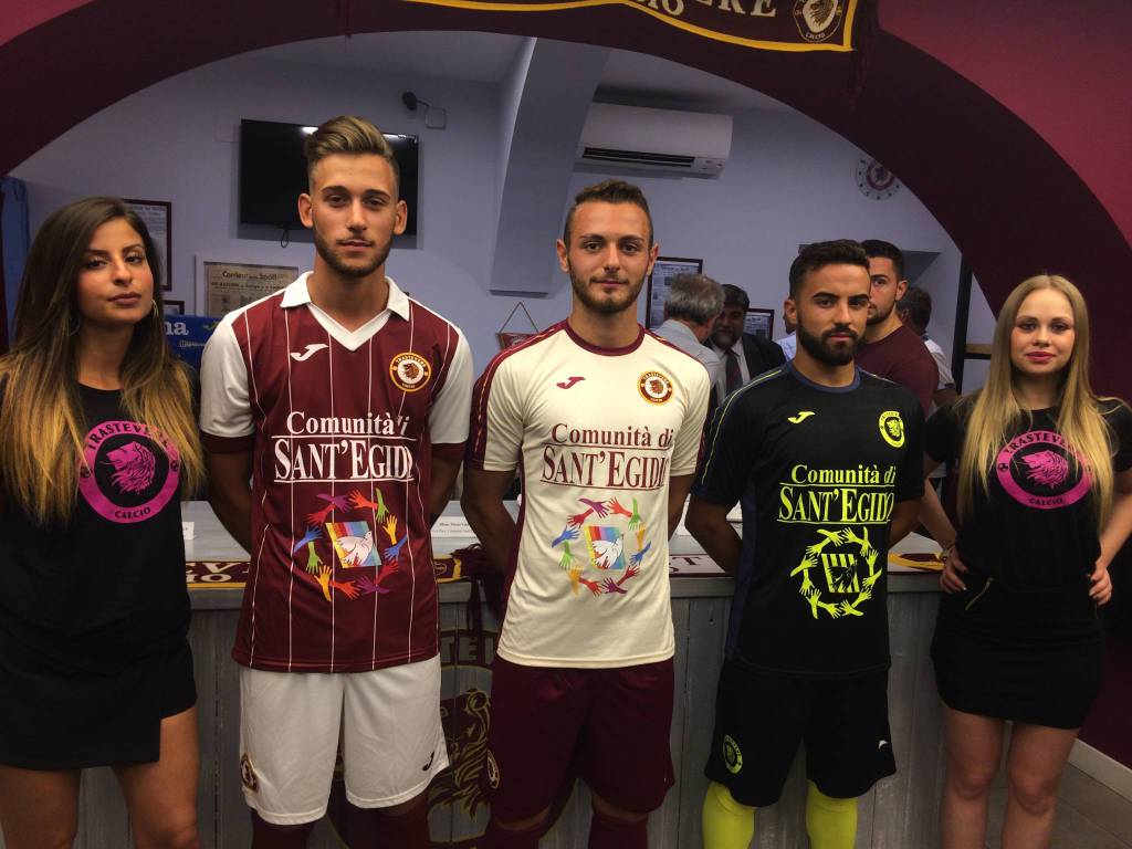 Trastevere Calcio, le nuove maglie 2017/2018 presentate allo store del Rione romano