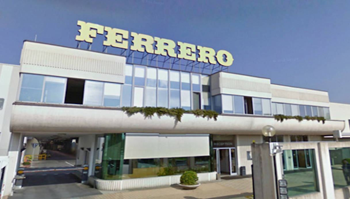Ferrero cerca operai