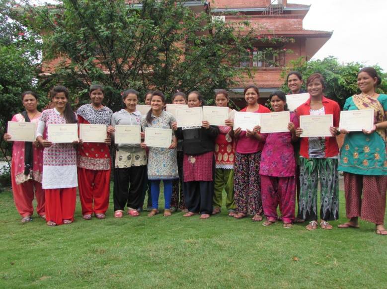 Farmacisti in aiuto in Nepal, i corsi di maglieria
