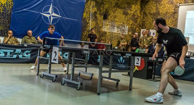 kosovo, torneo ping pong militare