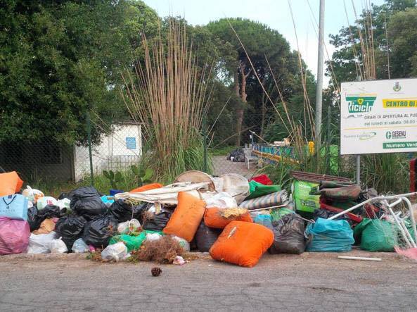 #Fiumicino, M5S ‘Riprendiamoci i confini comunali invasi dai rifiuti’
