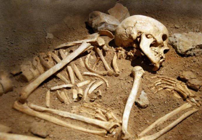 #Ladispoli, archeologia, rinvenuta una tomba e uno scheletro sul lungomare Marina di Palo