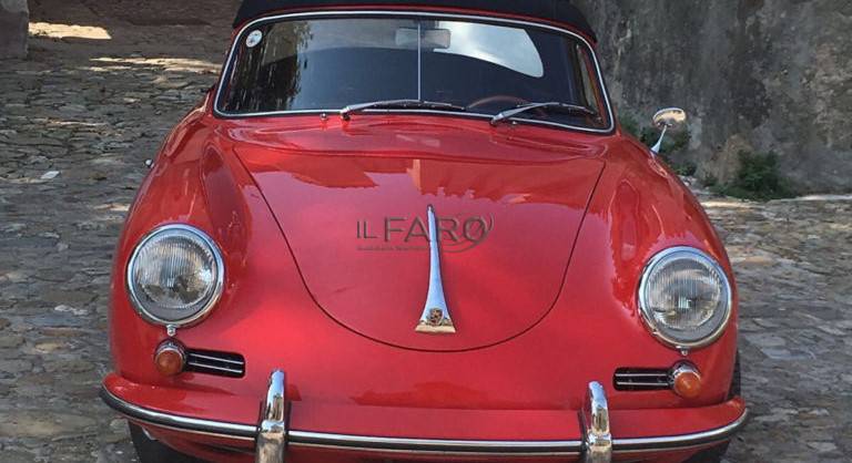Al Castello di #SantaSevera il raduno Club Porsche 356