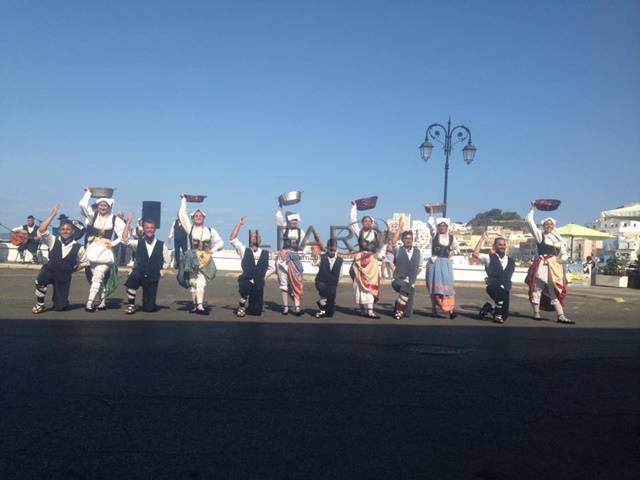 Il gruppo folk ‘Città di #Fondi’ sbarca a #Ponza in occasione della rassegna ‘Sportivamente’