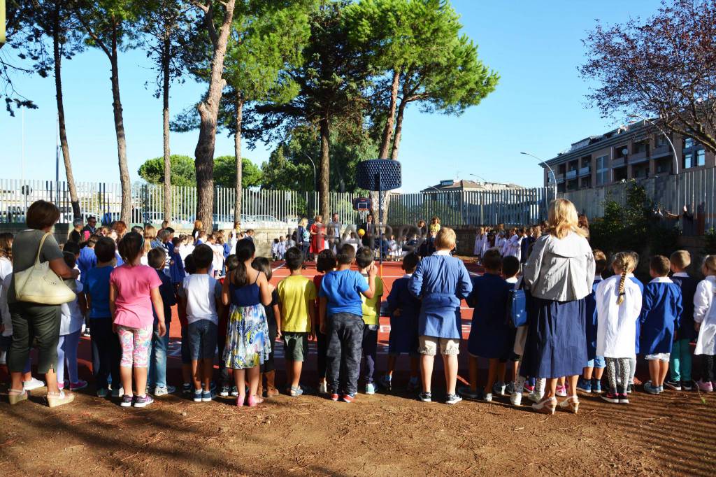 Scuole a #Pomezia, il Sindaco in visita per l’inizio dell’anno scolastico
