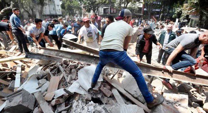 Messico in ginocchio, centinaia di morti per il terremoto di magnitudo 7,1
