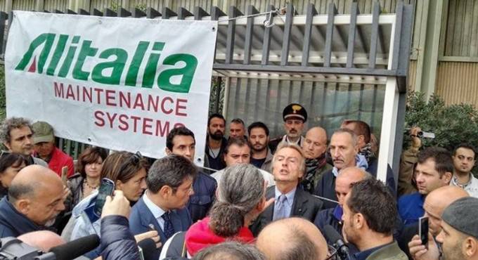 I sindacati, ‘Si pensi a ricollocare 180 ex lavoratori Alitalia maintenance systems’