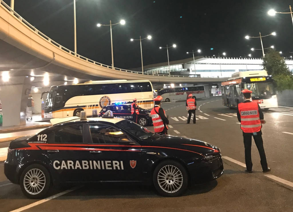 #Aeroporto, i Carabinieri contestano irregolarità a carico di 8 Ncc