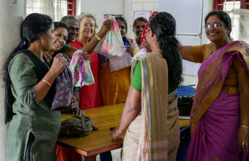 India, Farmacisti in Aiuto: Essere donna non è un lusso