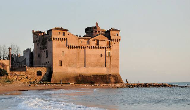 Santa Marinella, al castello di Santa Severa arriva un ostello per giovani e famiglie