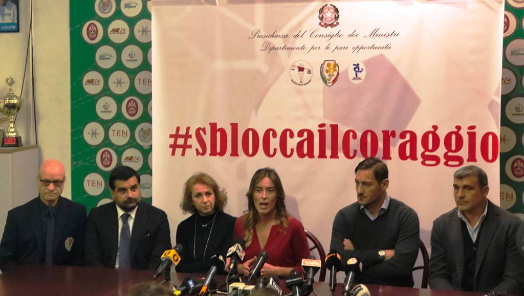 Francesco Totti e Maria Elena Boschi, alla partita per Sara, contro la violenza sulle donne
