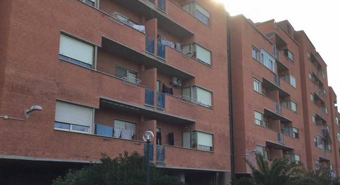 Fiumicino, Ater stacca la luce nei palazzi contro i morosi: la Regione corre ai ripari