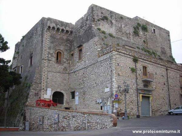 Giornata delle dimore storiche del Lazio, appuntamento alla Torre di Scauri e al Castello di Minturno