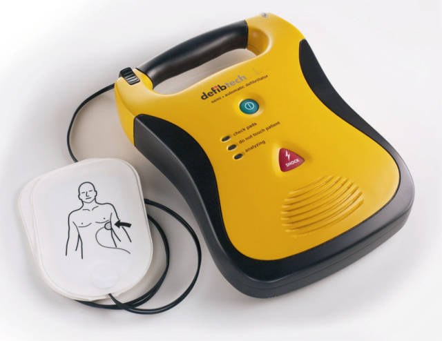 defibrillatore semiautomatico esterno