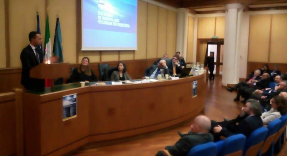 Fiumicino, M5s sulla questione del trasporto aereo ‘Alitalia non va salvata ma rilanciata’