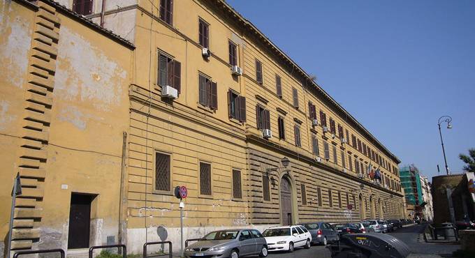 Roma, detenuto sequestrato e violentato in carcere