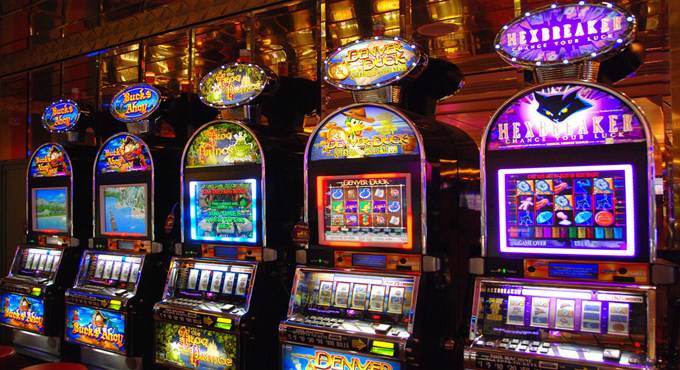 Latina, sgominata la banda delle slot machine