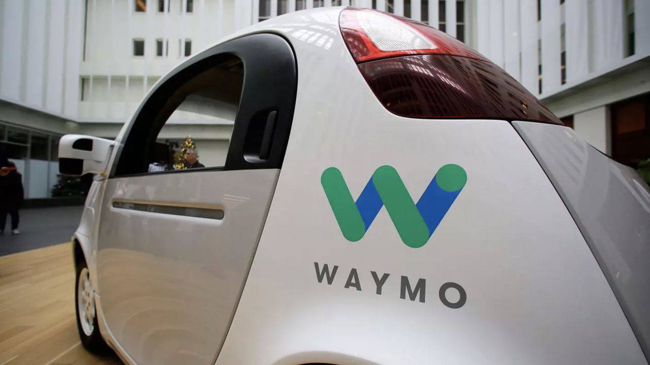 Arrivano i ‘taxi autonomi’ di Google, Fca fornirà dei modelli Chrysler per il progetto
