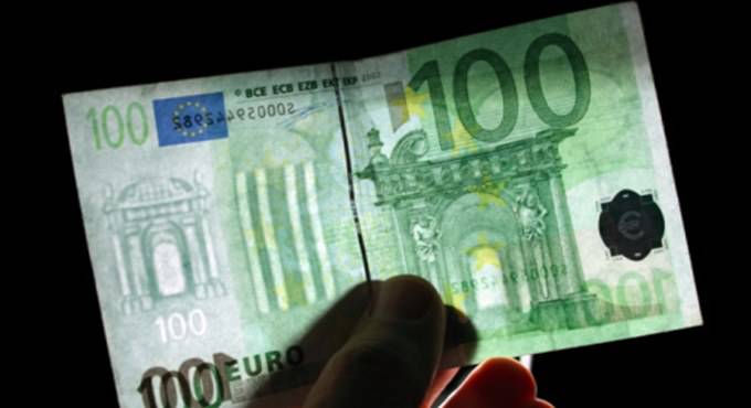 100 euro banconote false