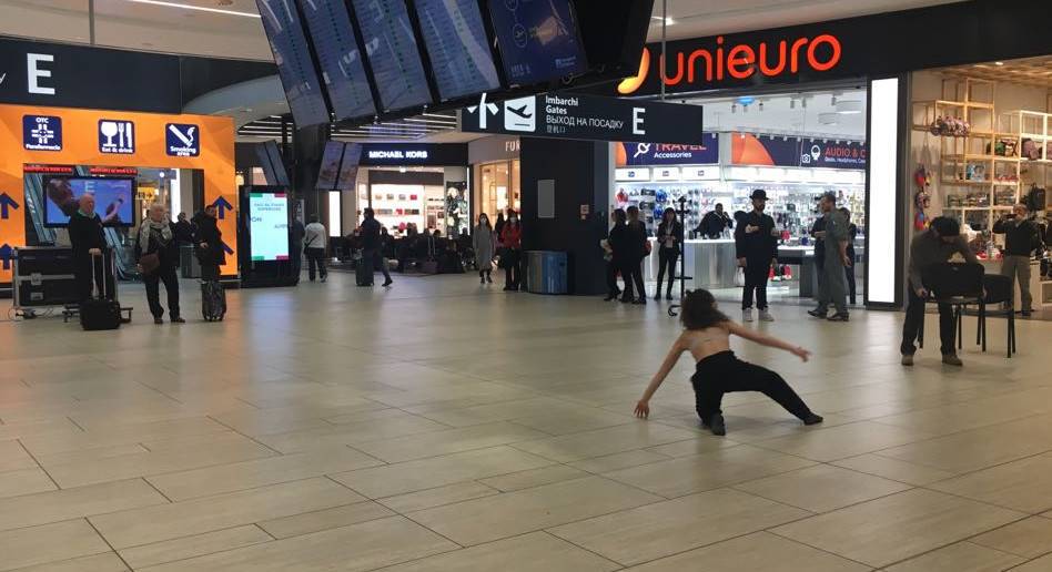 Aeroporto Fiumicino spettacolo danza contemporanea