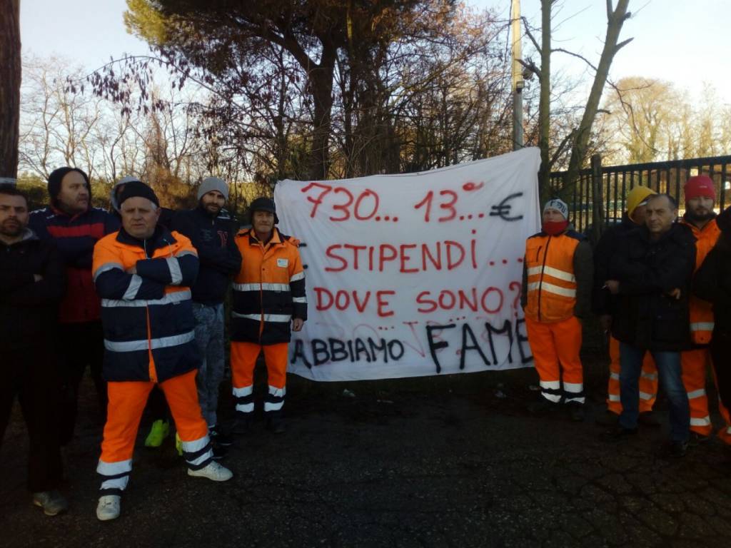 Ardea, sciopero lavoratori de l’Igiene Urbana. Giovedì 15 febbraio si tenta un accordo tra le parti