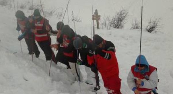 Ladispoli, giovani volontari sulla neve nel campo ‘Montagna amica’