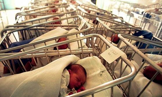 L’Istat: crolla la natalità, nel 2019 il minimo storico di nascite dall’Unità d’Italia