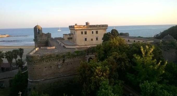 Nettuno, ripulito il fosso del Forte Sangallo: il 15 luglio l’apertura dei cancelli