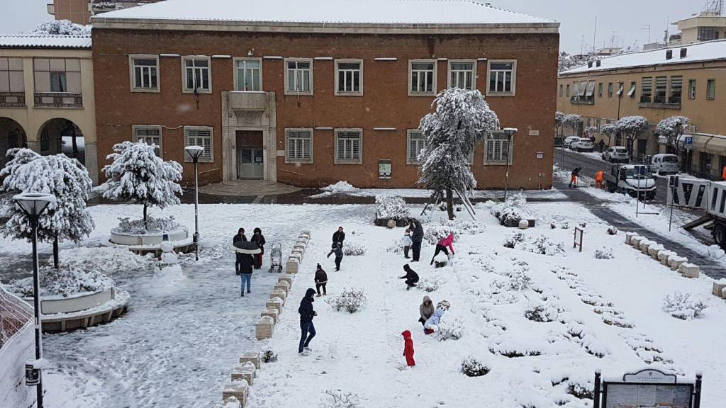 Neve a Pomezia, scuole regolarmente aperte domani