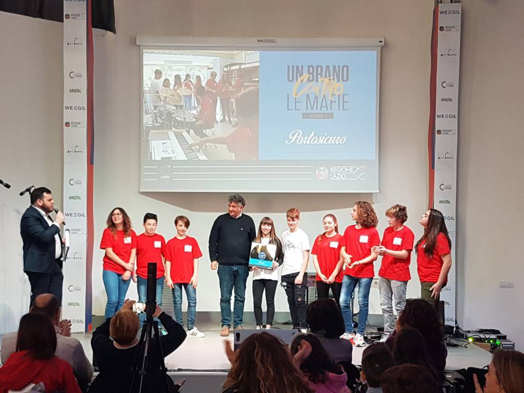 Fiumicino ‘Ad alta voce’ contro le mafie, il brano degli studenti della scuola Porto Romano premiato a Roma