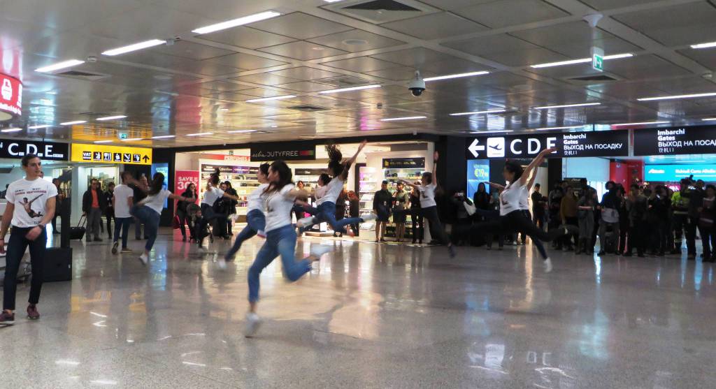 Aeroporto di Fiumicino, la danza ‘Mediterranea’ incanta i viaggiatori dello scalo