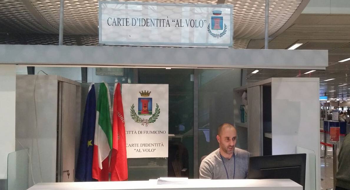 Aeroporto di Fiumicino, lo sportello ‘carta d’identità al volo’ rimane aperto per le elezioni