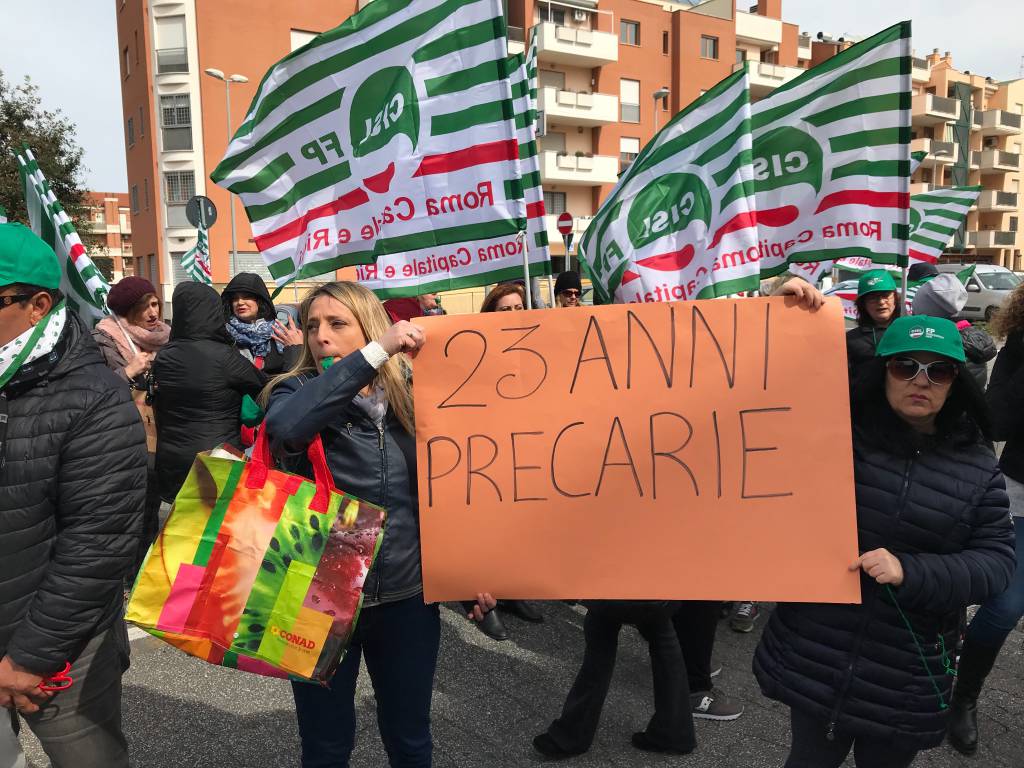 Fiumicino, Cosentino ‘Le tantissime precarie in piazza oggi, si aspettiamo una risposta sola, stabilizzazione diretta’