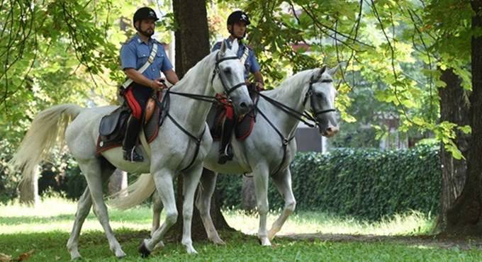 carabinieri a cavallo