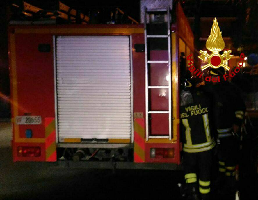 Roma, bus dell’Atac in fiamme nella notte sulla Tangenziale